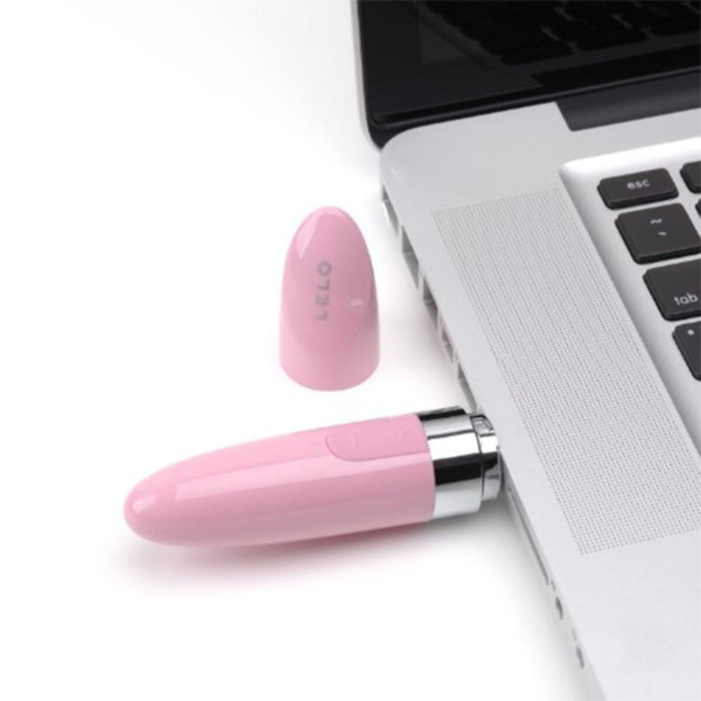 Vibratore LELO Mia 2 Petal Pink – Compatto e Ricaricabile USB